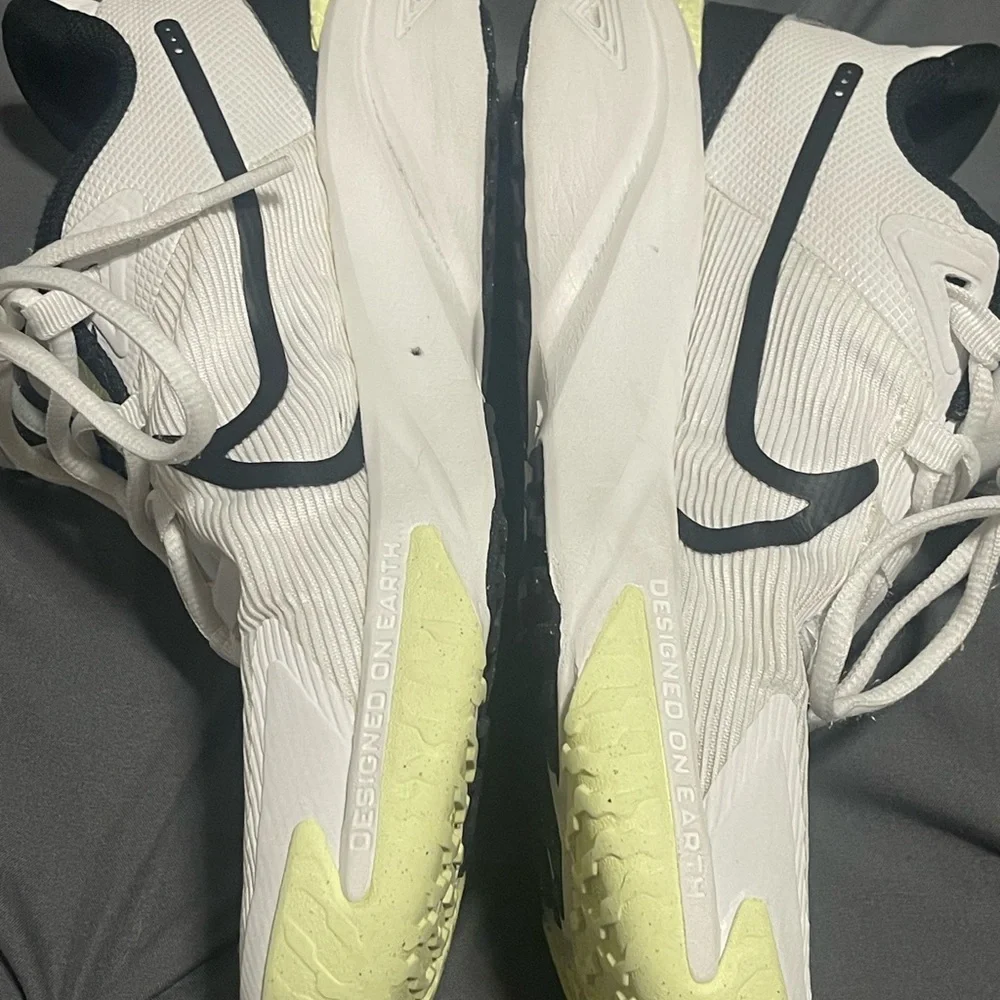 Nike White and Black Running Shoes star runner